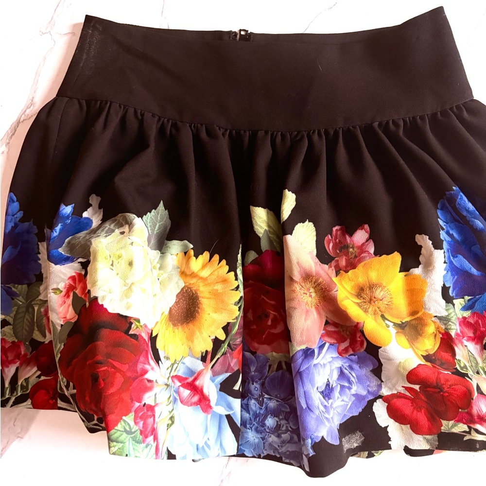 Alice & Olivia Floral Black Skirt - Picture 3 of 4